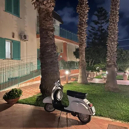 Гостьовий будинок Julia 4*